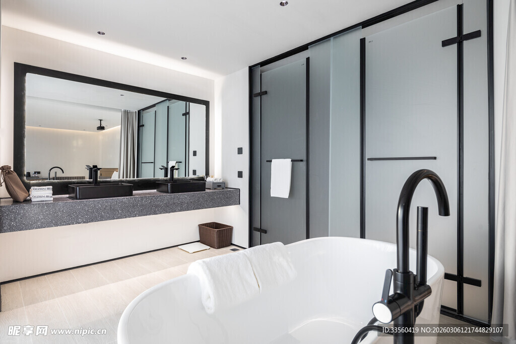 现代简约风格豪华浴室