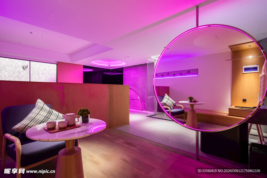 梦幻紫色调室内装饰空间