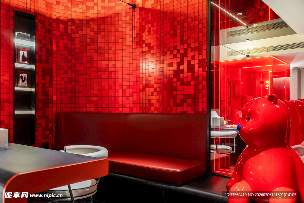 红色系时尚餐厅室内场景