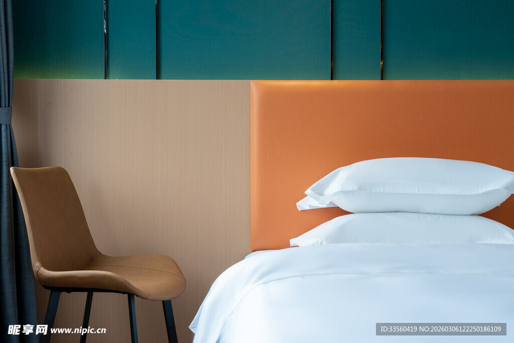 简约卧室床与椅子场景