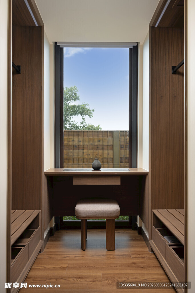 简约风窗边书房空间设计