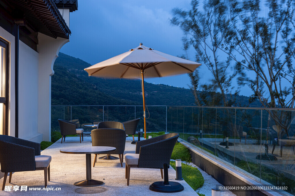 户外露台休闲桌椅景观