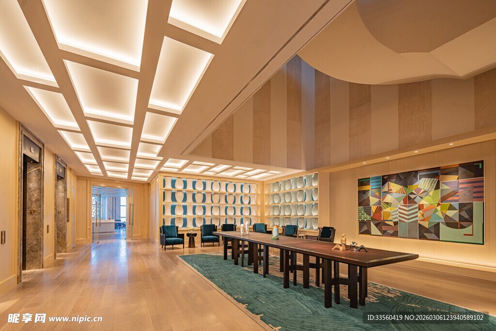 现代风格宽敞明亮办公大厅