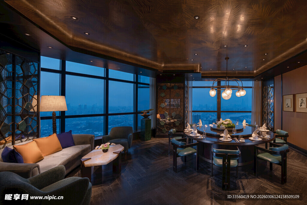 豪华现代风格的室内客厅餐厅