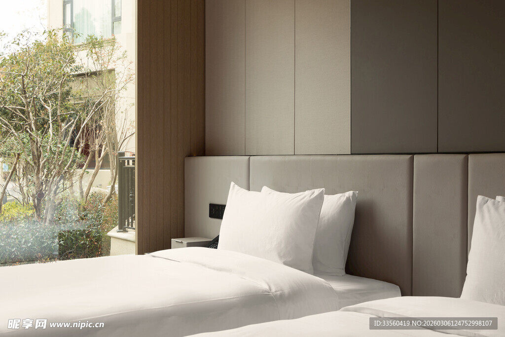 现代简约风格温馨卧室场景