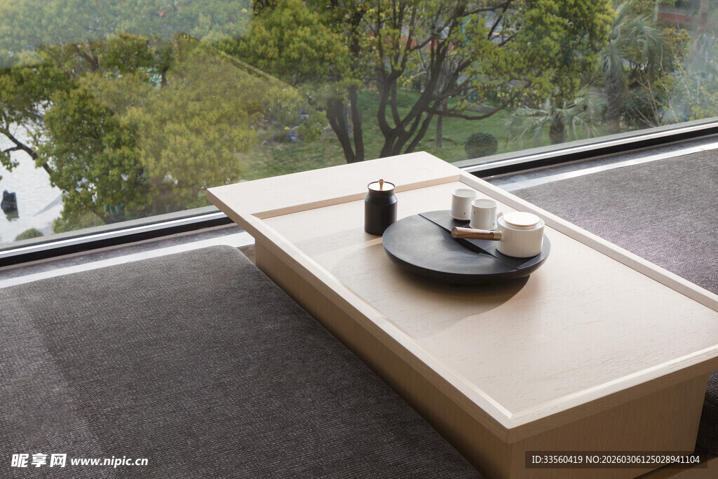 窗边简约木质茶几茶具组合