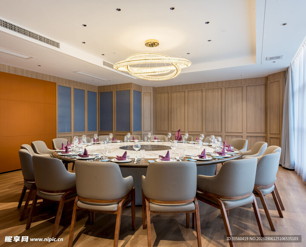 豪华圆桌会议室布置