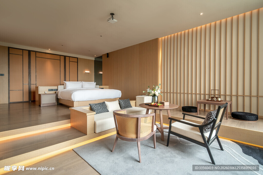 现代简约风温馨木质卧室