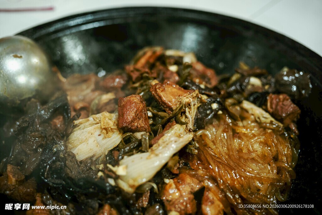 美味砂锅炖菜