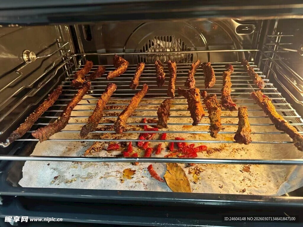 烤箱中烤制的美味串串