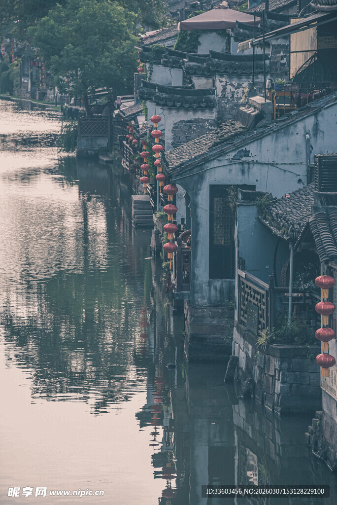 江南水乡古街风貌