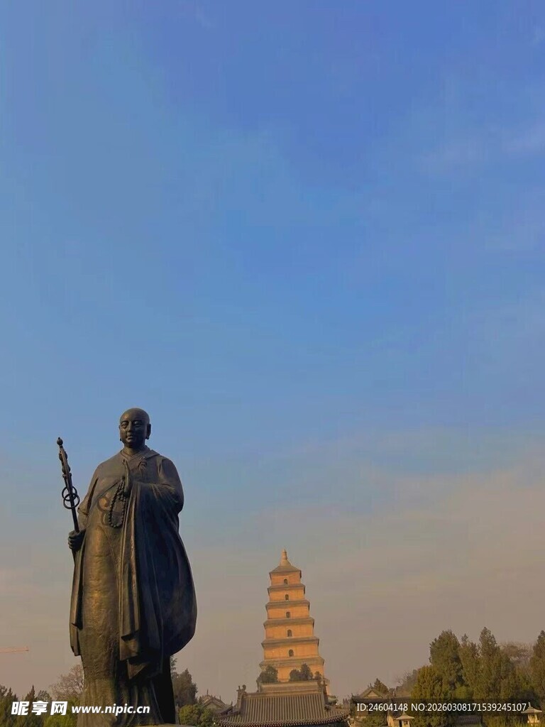 大雁塔旁的历史人物雕像