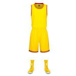 黄色篮球运动套装及鞋袜