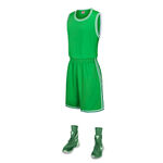 绿色篮球运动套装及球鞋