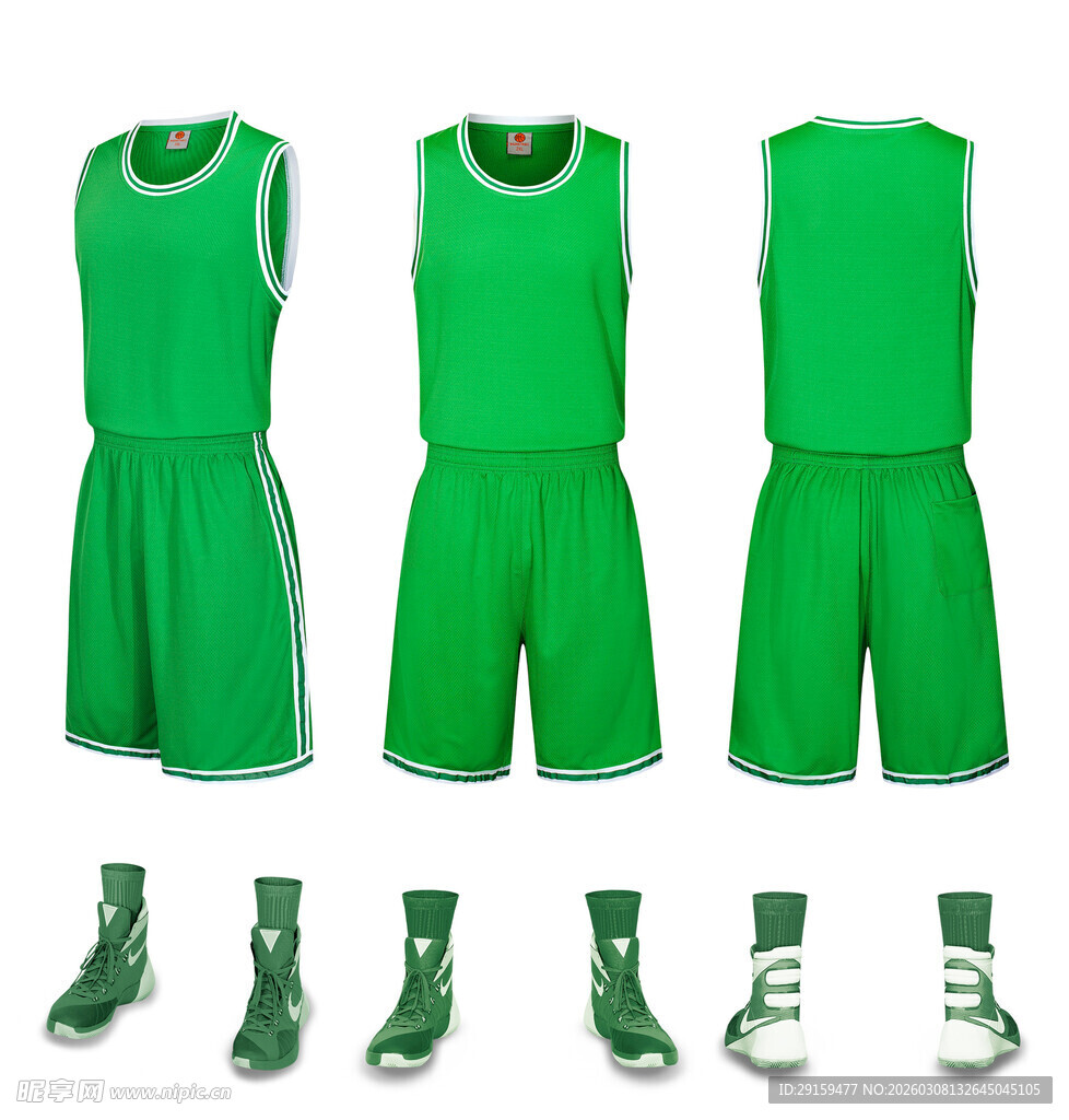 绿色篮球运动套装及鞋袜