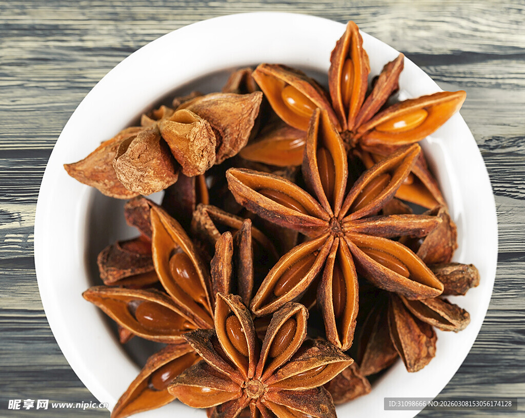 碗中八角茴香干货
