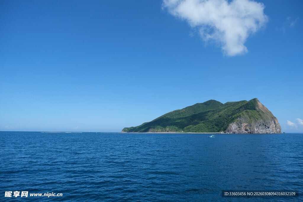 海上孤岛美景