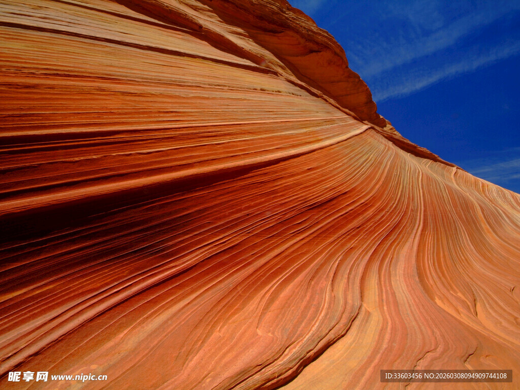 波浪状红色砂岩地貌景观