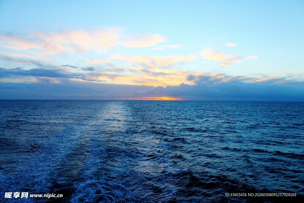 海上日落美景