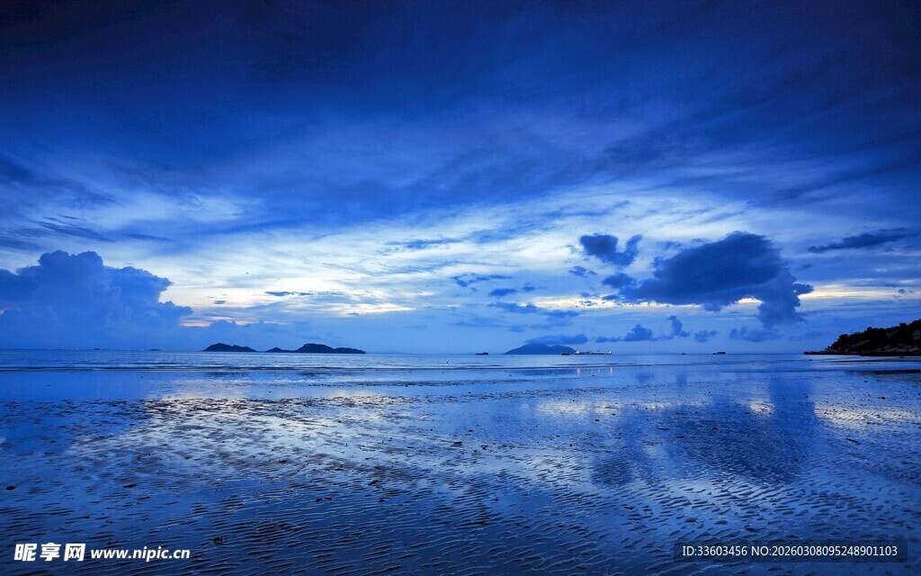 梦幻蓝色海洋天空美景