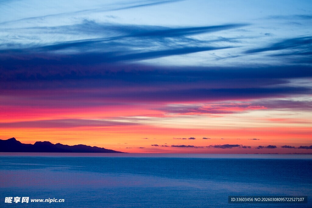 海上绚丽晚霞美景