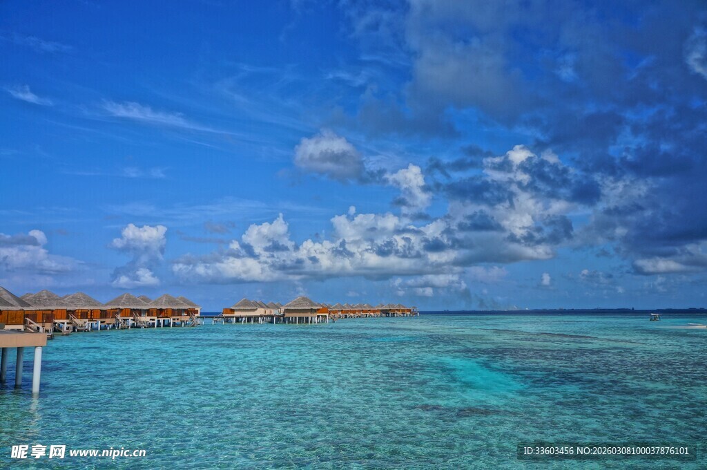 美丽海岛清澈海景风光