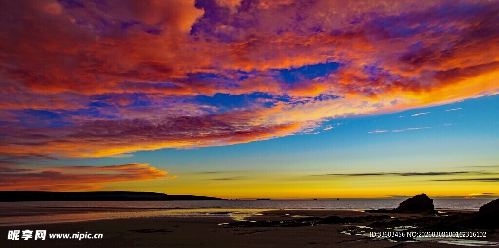海边绚丽晚霞美景