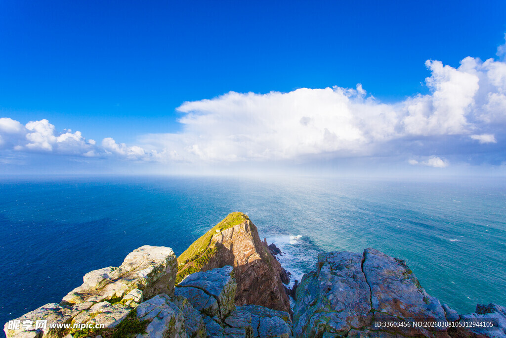 海边岩石上的壮丽海景