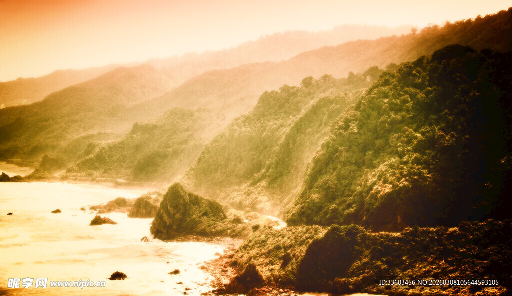 黄昏下的海岸风光