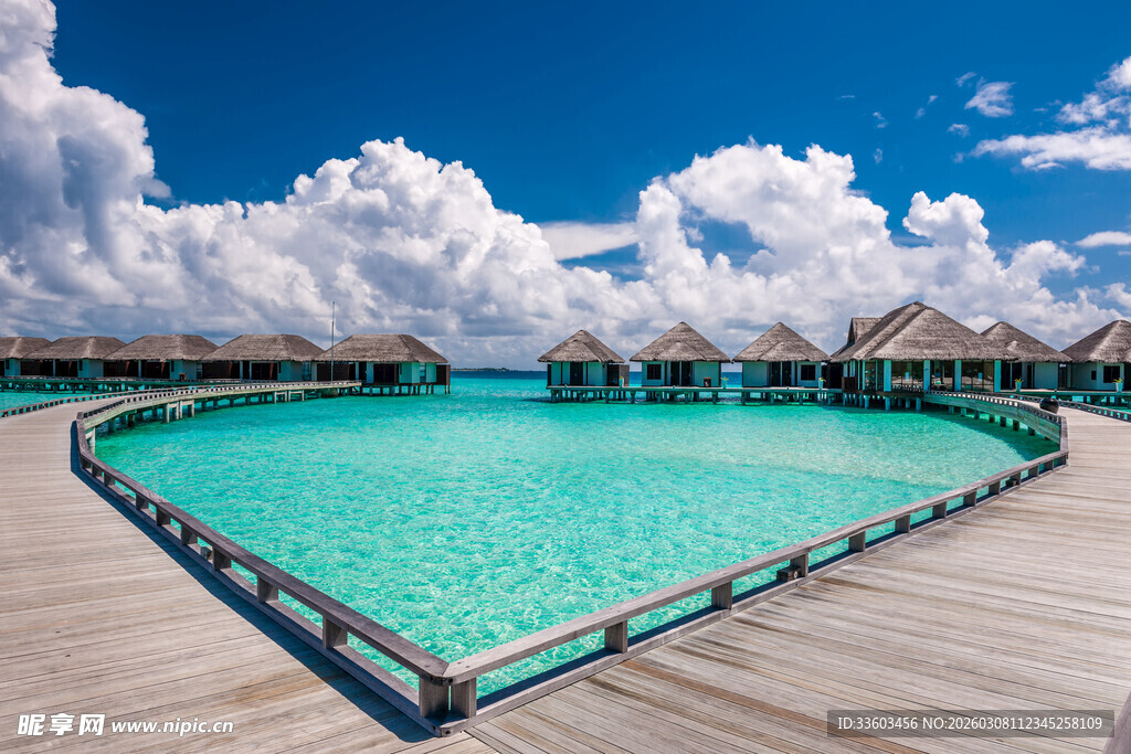 马尔代夫水上泳池度假村