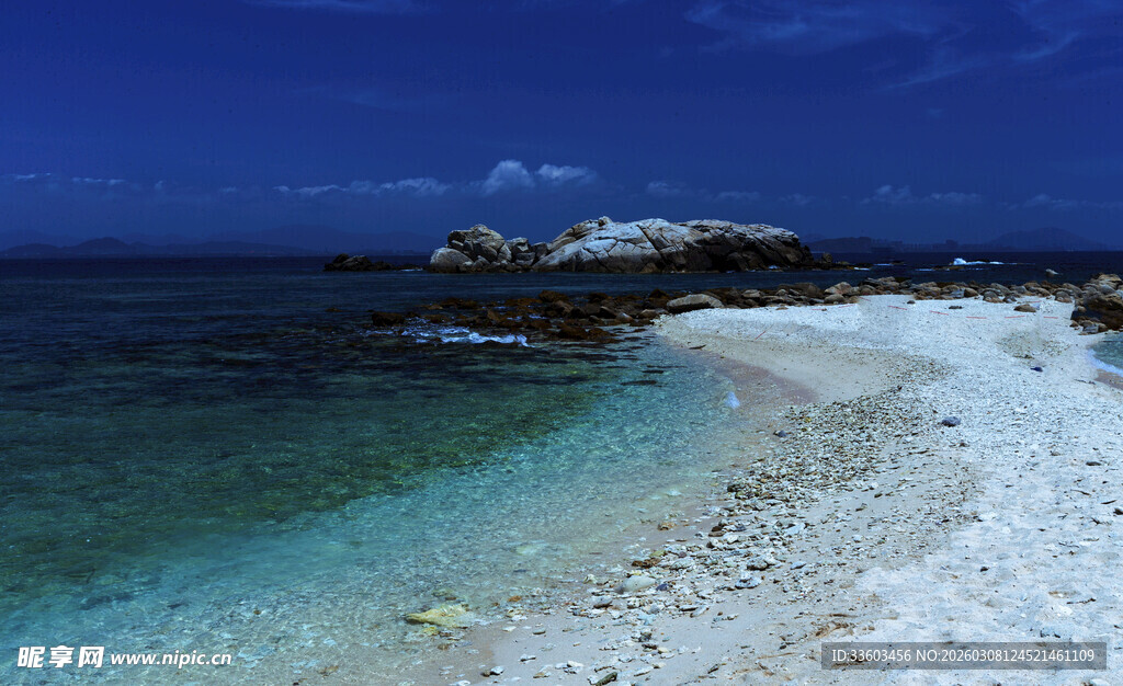 美丽海滨沙滩海岸风景