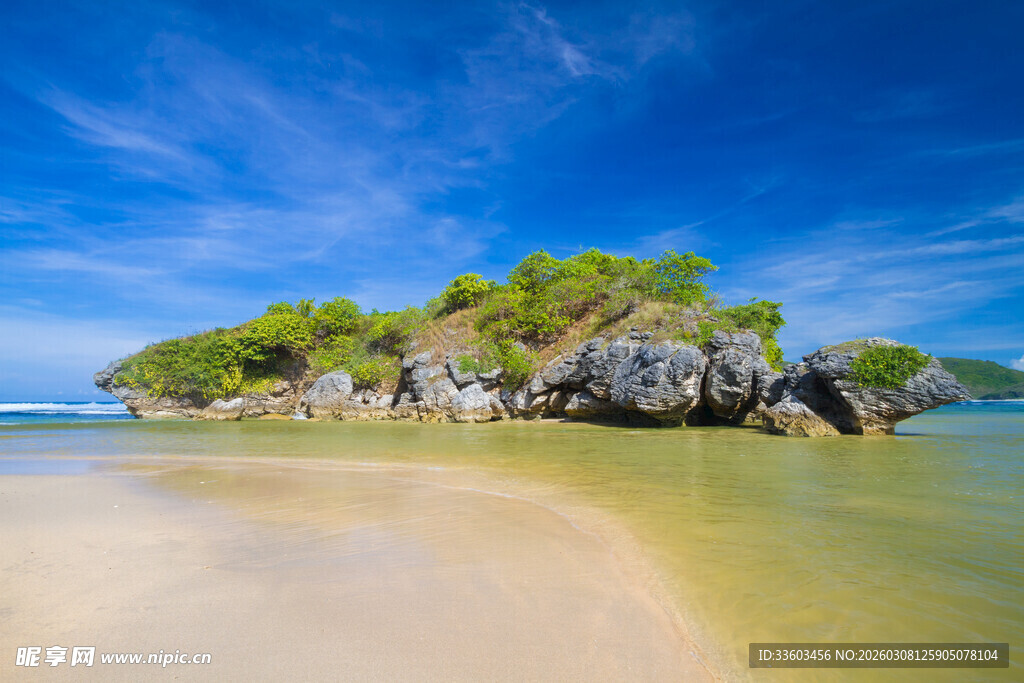 美丽海岛沙滩风光