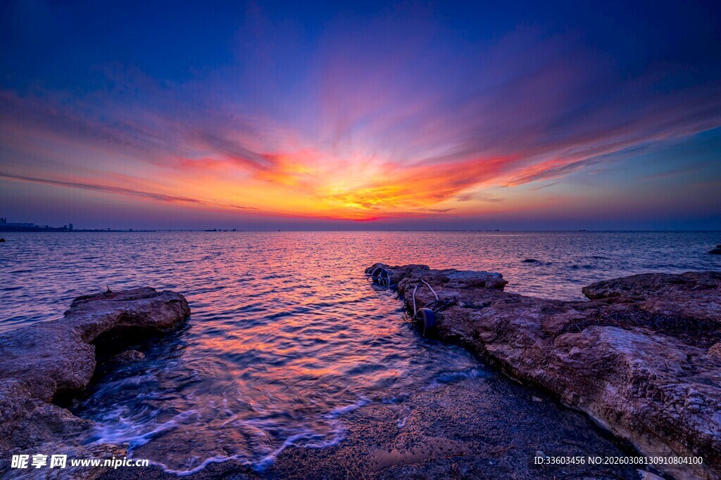 海边日落时分壮丽美景