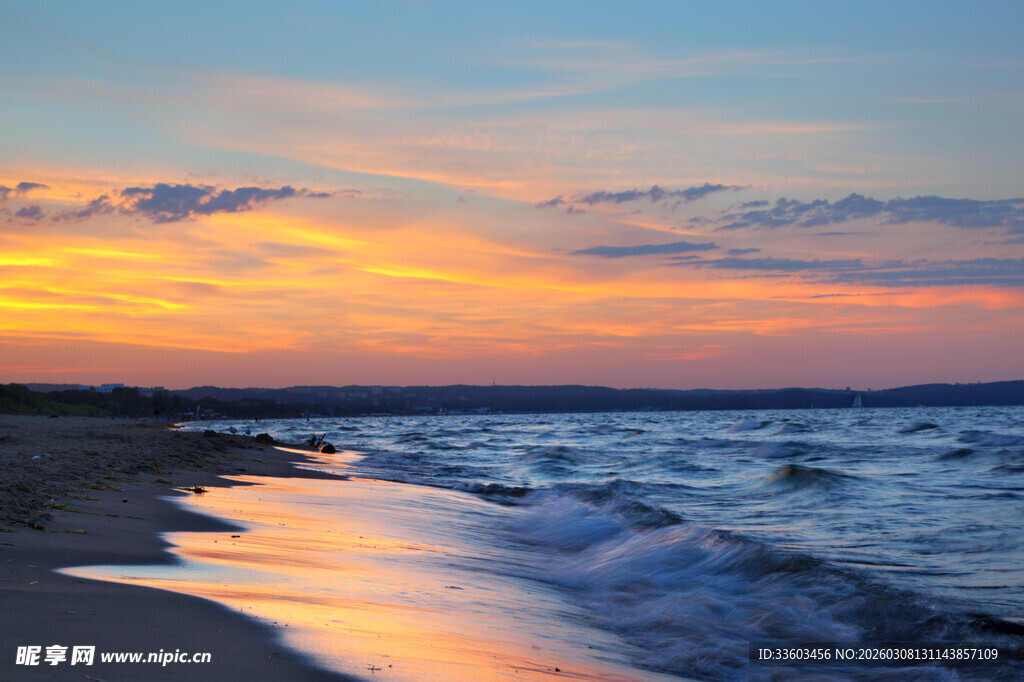 海边绝美日落海景画面