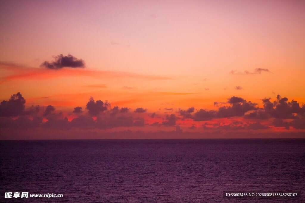 海上绝美日落景观