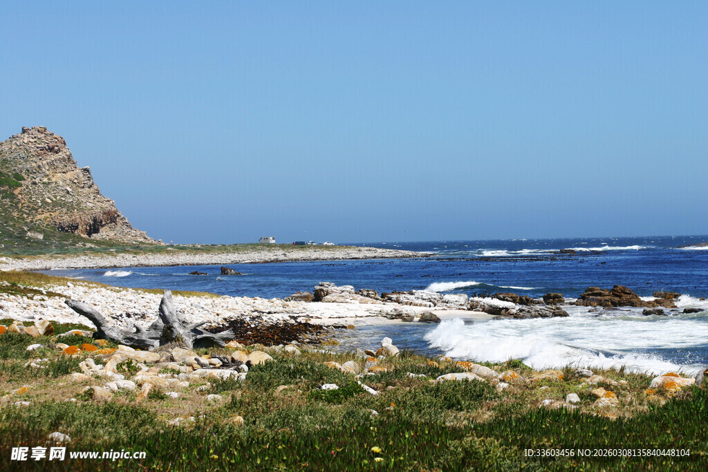 礁石与碧海蓝天
