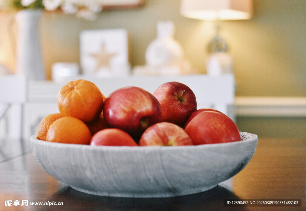 碗中多彩水果陈列