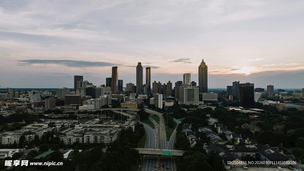 城市天际线俯瞰景观