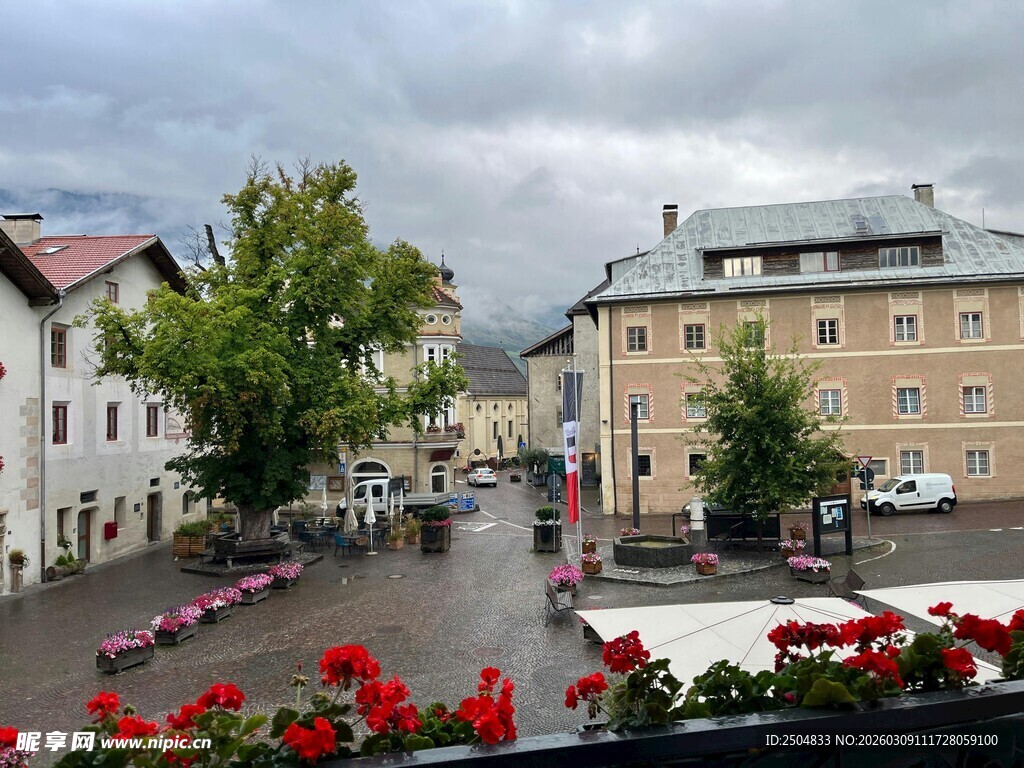 雨中 洲小镇街道风景