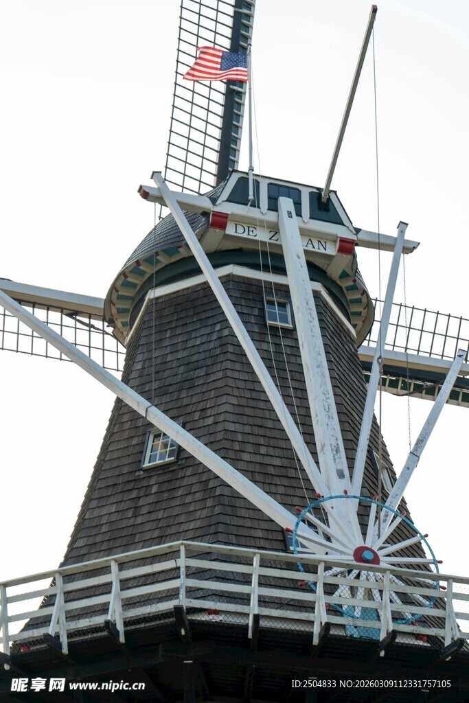 荷兰传统风车景观