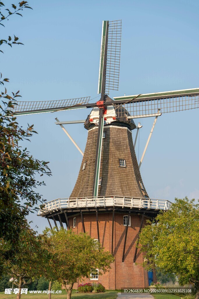 荷兰古老风车景观