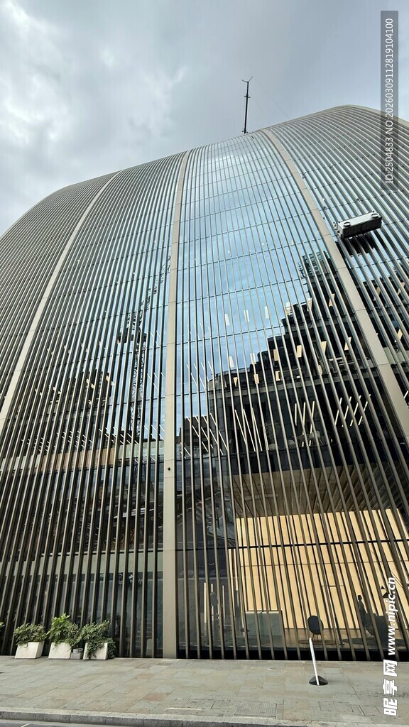 现代风格金属穹顶建筑