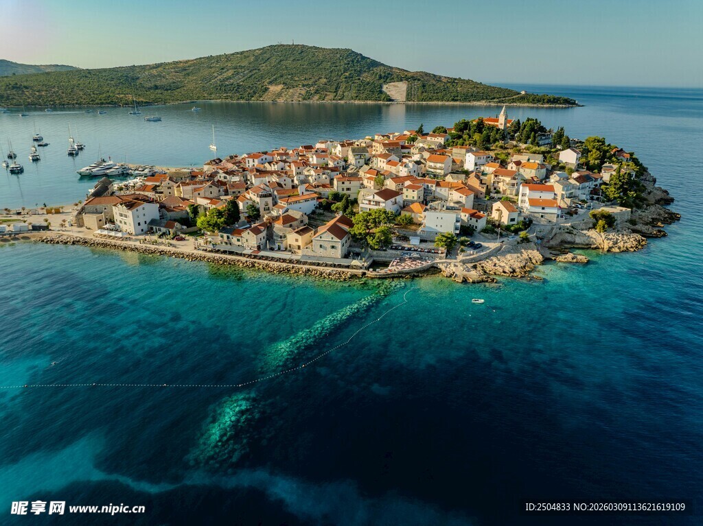 海岛小镇美景俯瞰