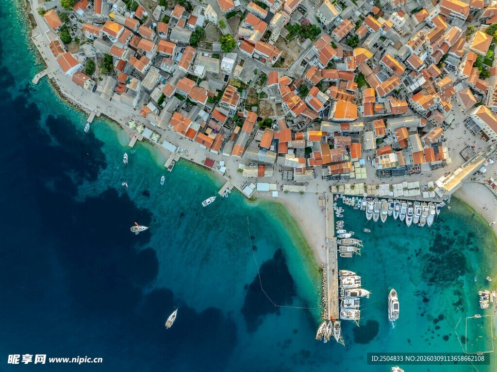 海滨小镇鸟瞰美景