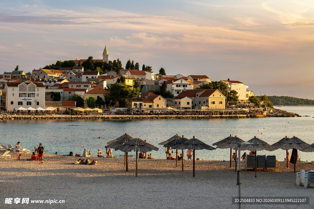 海滨小镇黄昏美景