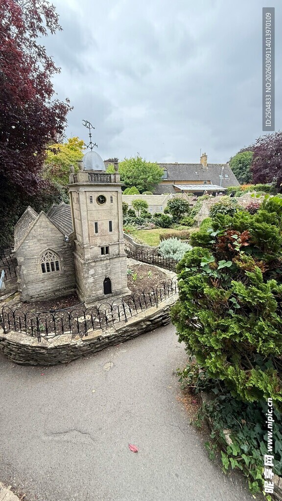 古老城堡状建筑景观