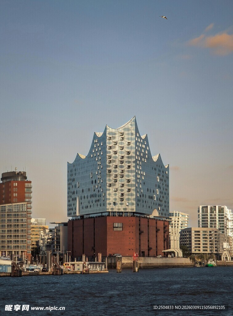 海滨城市独特建筑景观