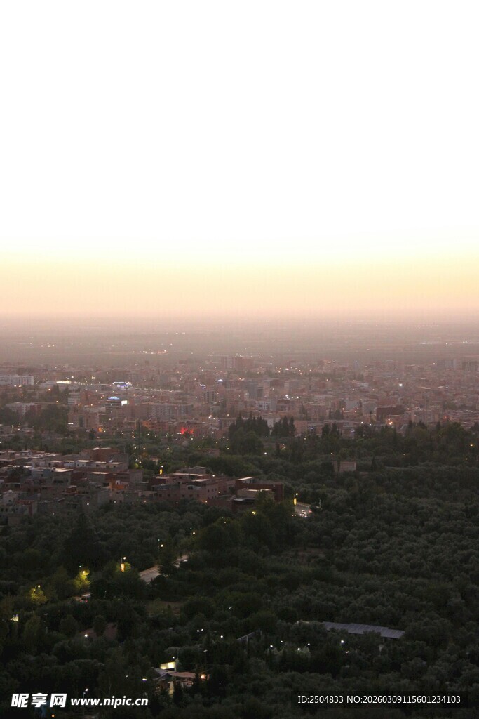 城市日暮俯瞰图