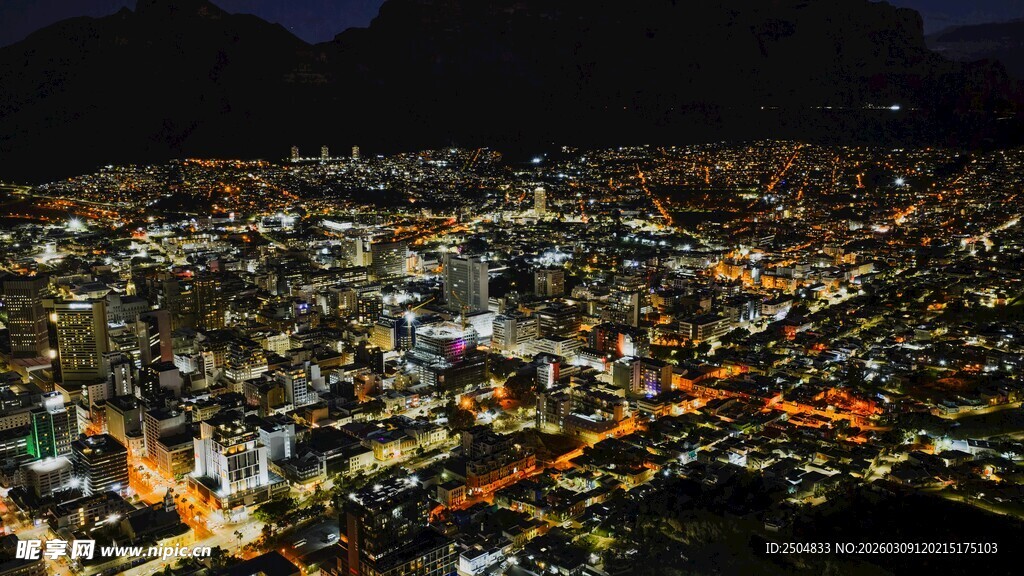 城市璀璨夜景俯瞰图