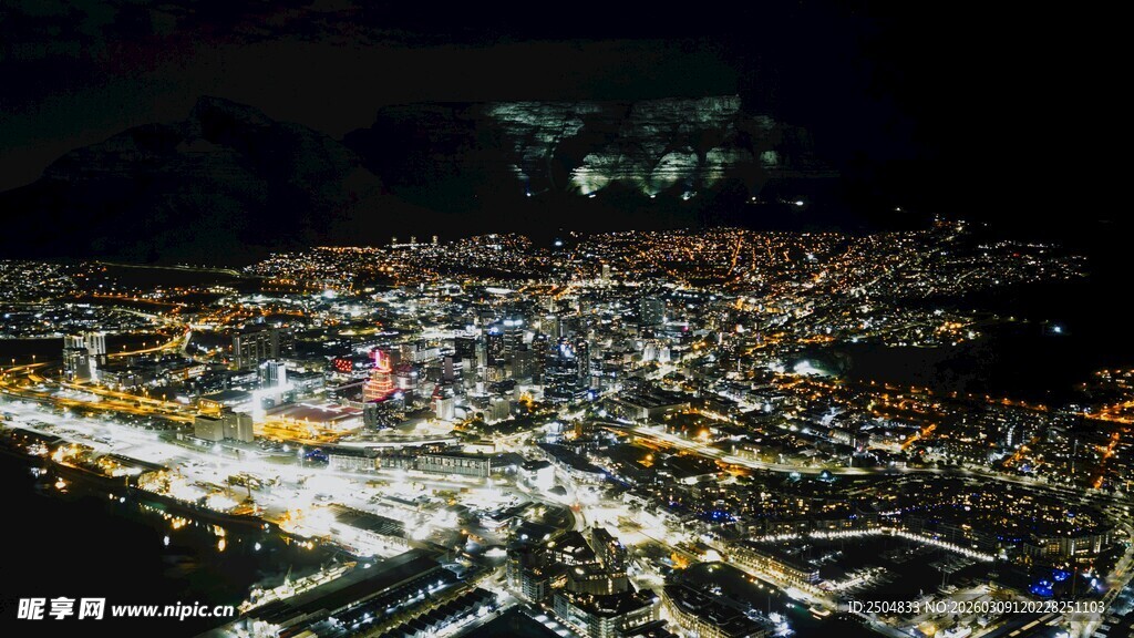 城市璀璨夜景俯瞰图